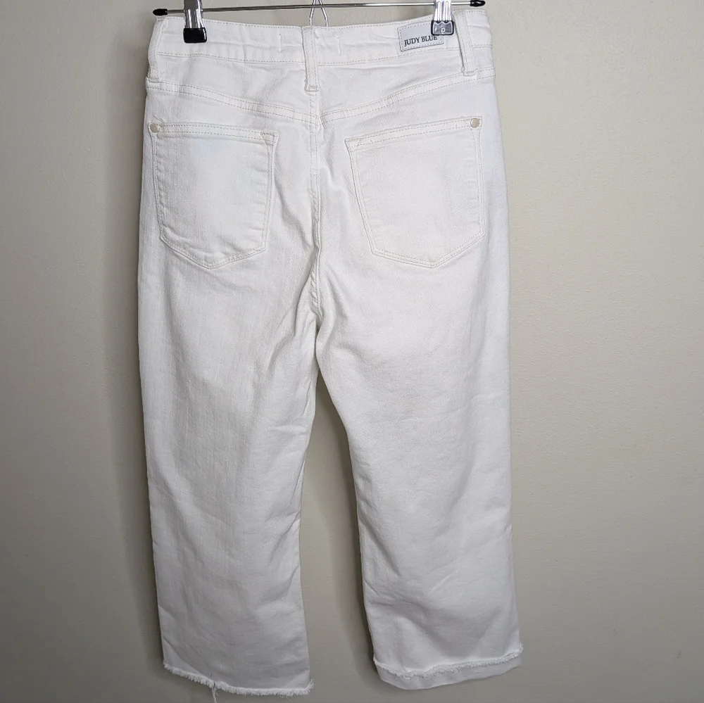 Judy Blue White Cropped Jeans - Picture 2 of 5